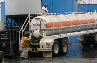 Industrial cleaning for tanks